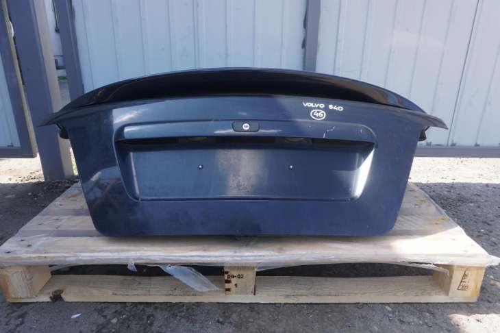 VOLVO S40 KLAPA BAGAŻNIKA SPOILER 2001rok