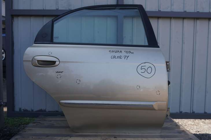 KIA SHUMA DRZWI PRAWE TYLNE 7Y 2001rok