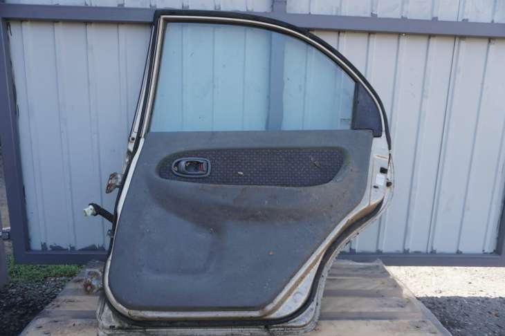 KIA SHUMA DRZWI PRAWE TYLNE 7Y 2001rok - obrazek 9