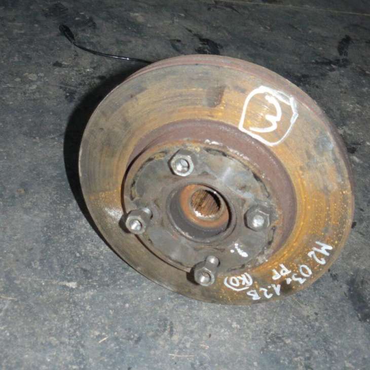 Mazda 2 2003r 1.2b Zwrotnica Piasta Prawy Przód