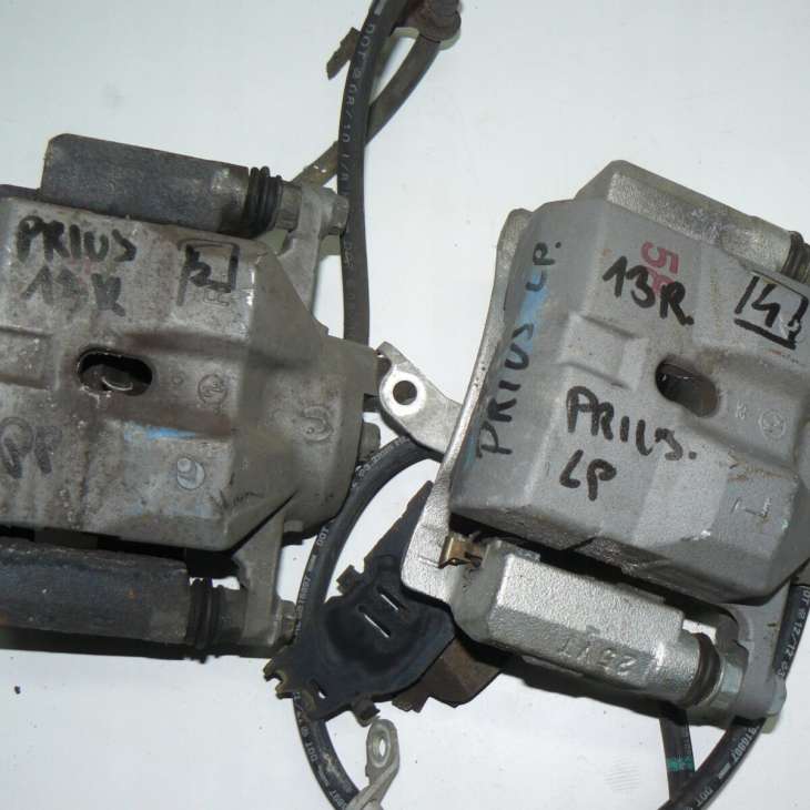 Toyota Prius 2013r Zacisk Hamulcowy Przedni