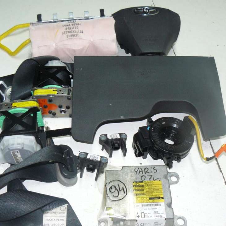 Toyota Yaris 2007r Poduszki Airbag 89170-0d170