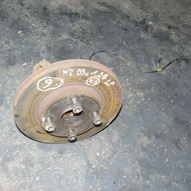 Mazda 2 2003r 1.2b Zwrotnica Piasta Lewy Przód