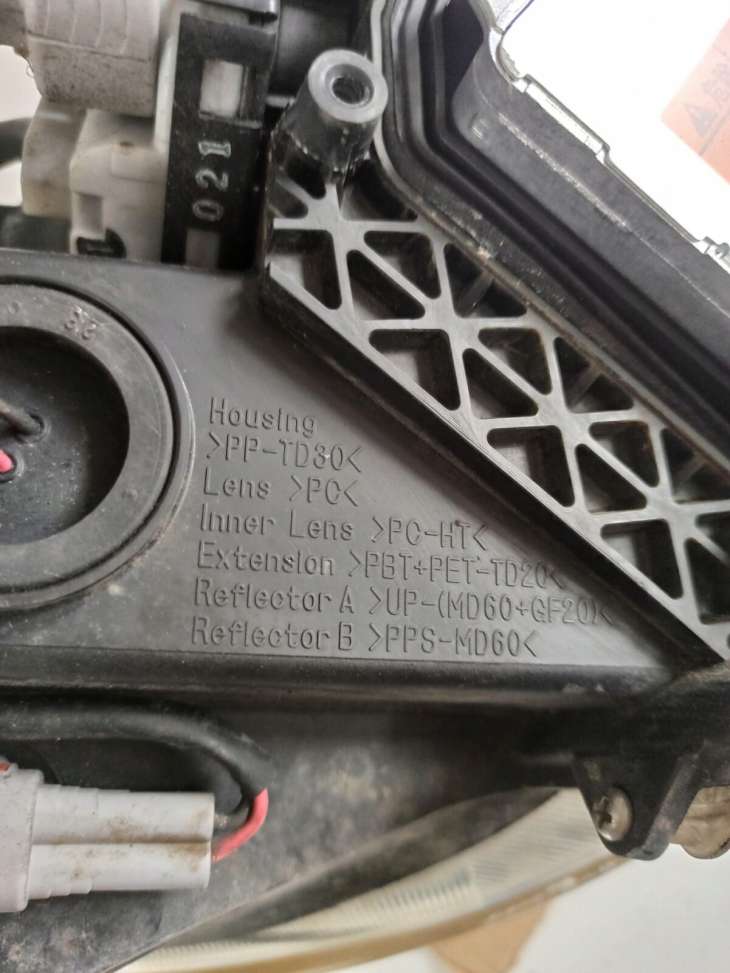 Subaru Legacy V 2010r Lampa Lewa Przód Xenon - obrazek 11