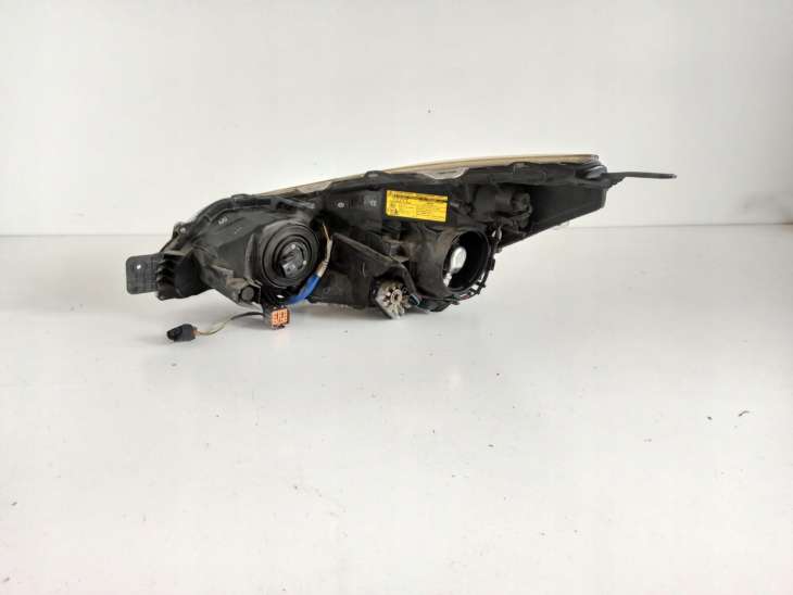 Subaru Legacy V 2010r OEM Lampa Prawa Przód Xenon - obrazek 4