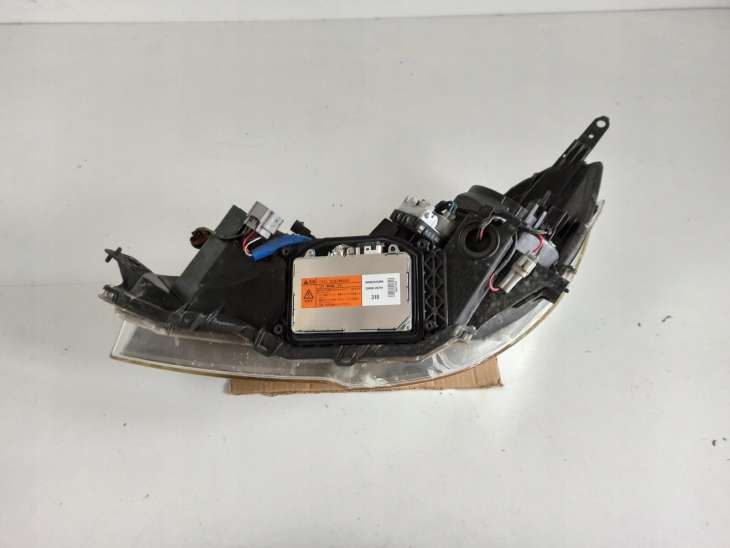Subaru Legacy V 2010r OEM Lampa Prawa Przód Xenon - obrazek 8