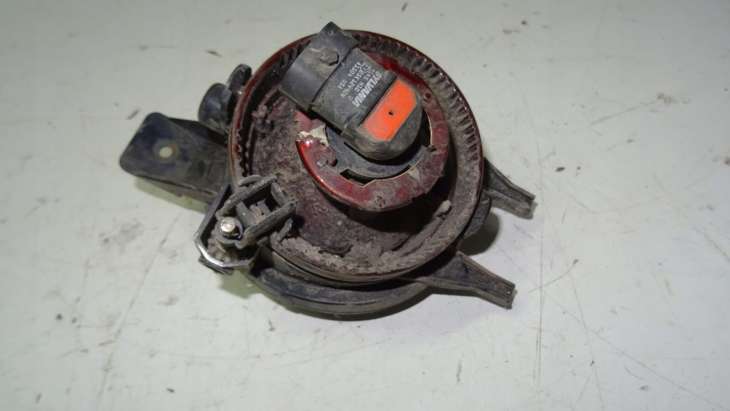 Toyota Yaris I 2005r Halogen Prawy - obrazek 2