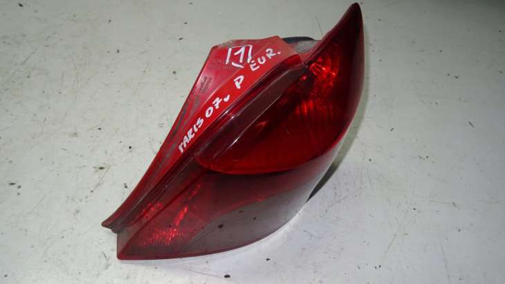 Toyota Yaris 2007r Lampa Tylna Prawa Europa - obrazek 2