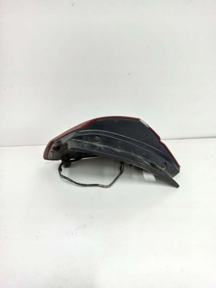 Subaru Legacy IV 07r Lift Lampa Tylna Prawa Uk - obrazek 2