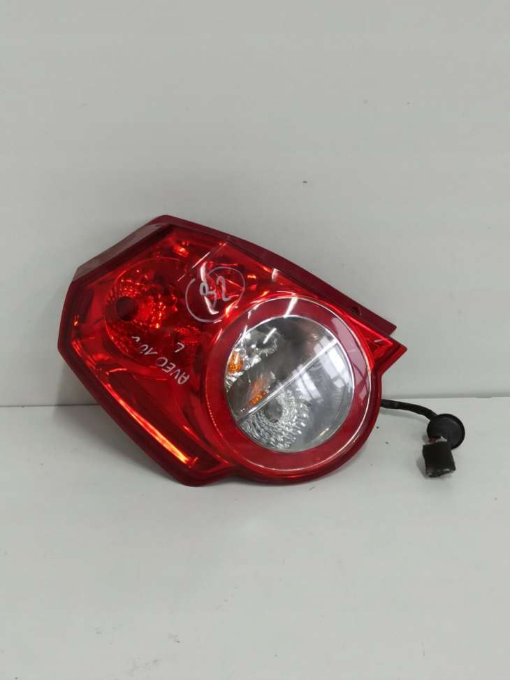 Chevrolet Aveo II 2010r Lampa Tylna Lewa Uk - obrazek 2