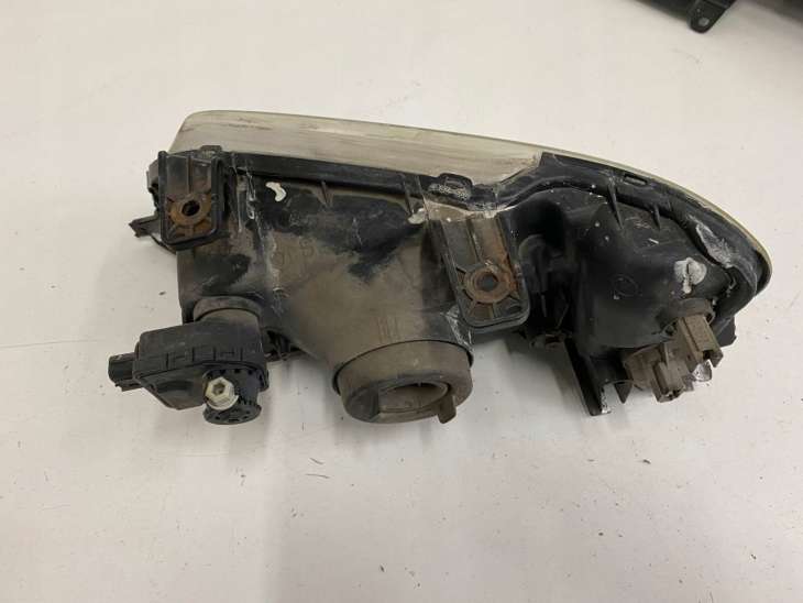 Honda Cr-V I 1999r Lampa Prawa Przednia Europa - obrazek 2
