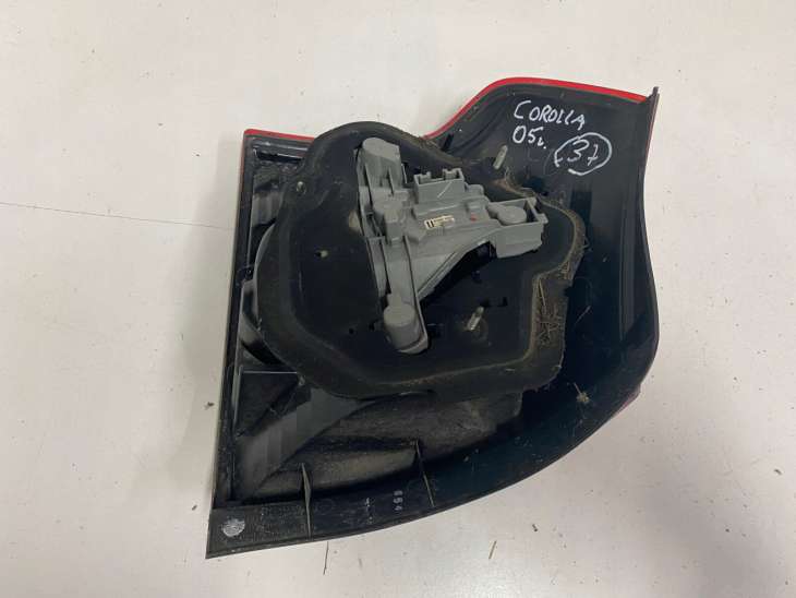 Toyota Corolla E12 Lift Lampa Tylna Lewa - obrazek 2