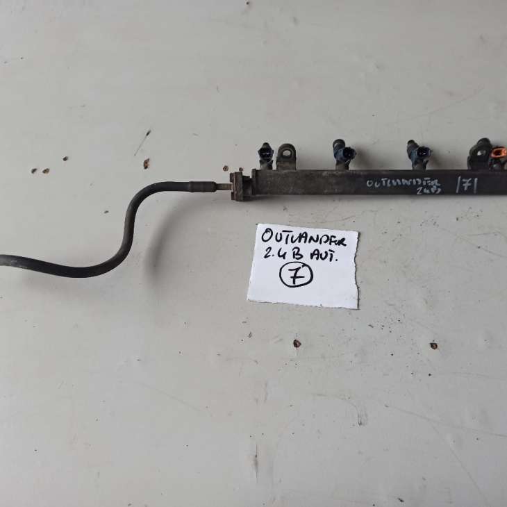 Mitsubishi Outlander I 04r 2,4b Aut. Wtryskiwacz 028033113