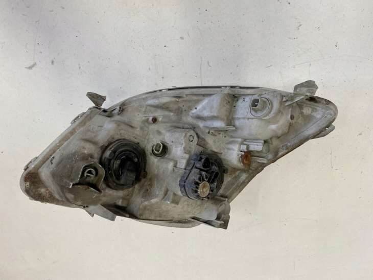 Toyota Corolla Verso I Lampa Prawa Przednia Europa - obrazek 3