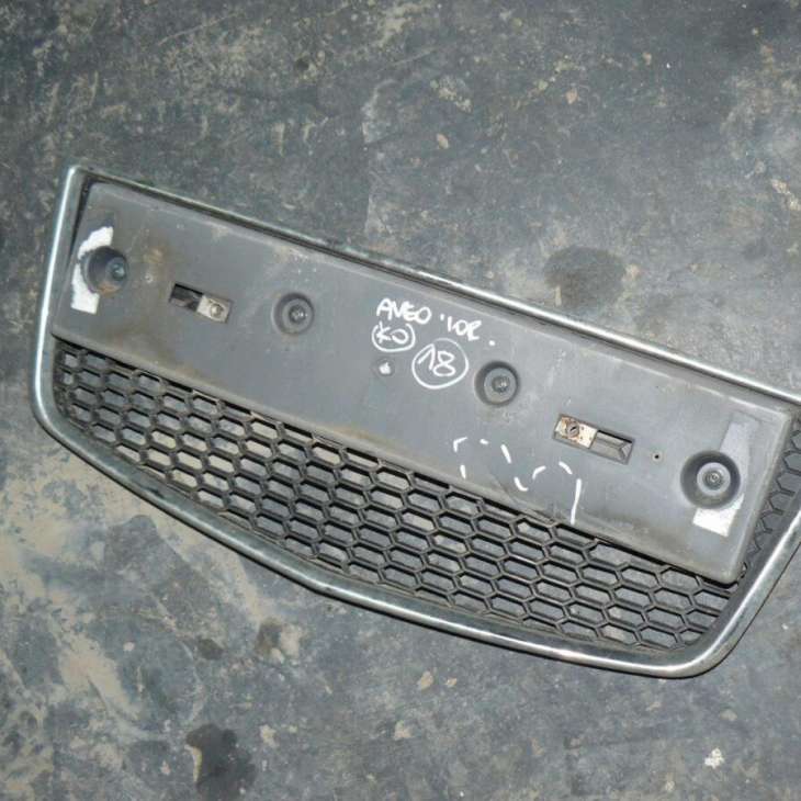 Chevrolet Aveo 2010r 5d Atrapa Zderzak Przód