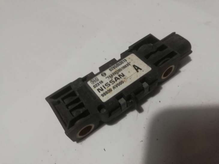 Nissan Primera Almera Micra Czujnik Uderzeniowy 0285003019 - obrazek 2