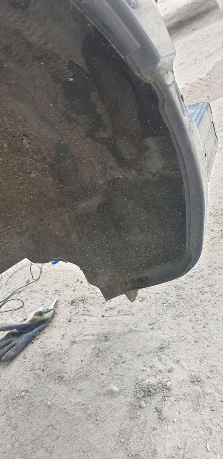 Mitsubishi Grandis 2006r Błotnik Reperaturka - obrazek 2