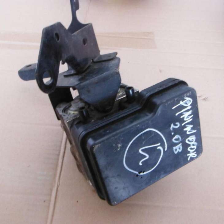 Mitsubishi Pajero Pinin 2001r. Pompa Abs Mr527254