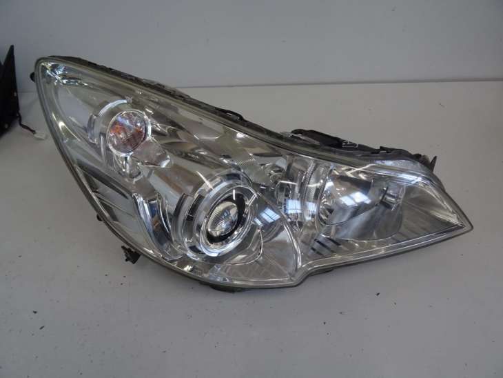 Subaru Legacy V Outback IV Lampa Prawa Xenon Nr.62
