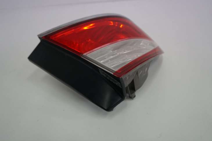 Subaru Legacy IV Sedan Lampa Lewa Tylna Nr.8 - obrazek 2