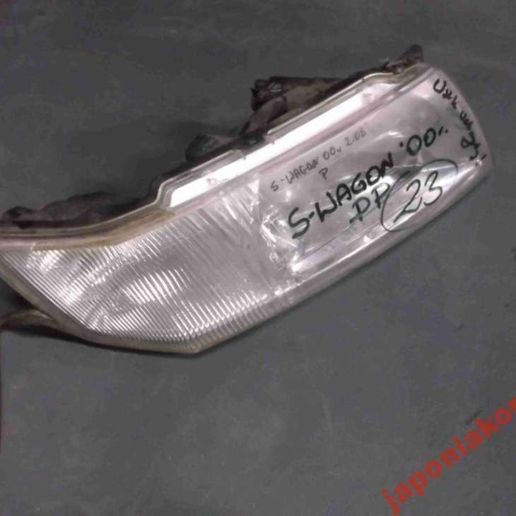 Mitsubishi Space Wagon 2000r Lampa Prawa Przednia