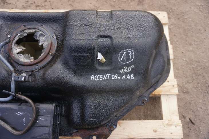 HYUNDAI ACCENT III 2005-2012R ZBIORNIK PALIWA 311500N210 - obrazek 3