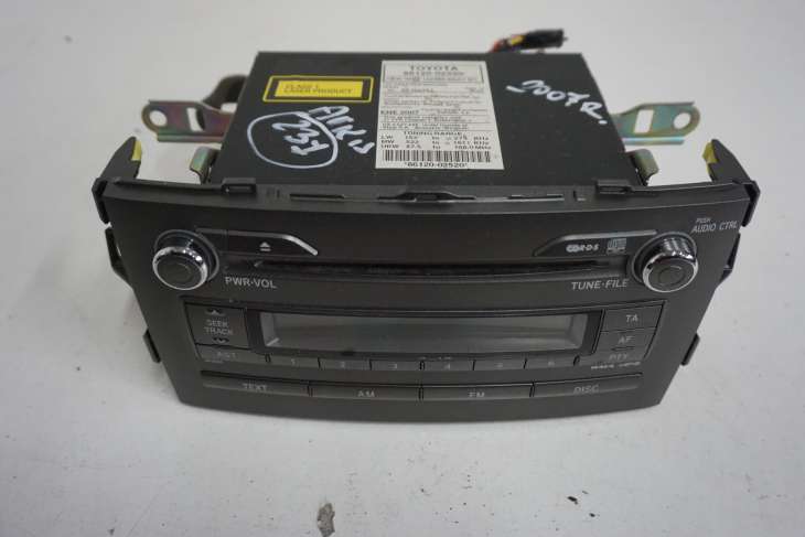 TOYOTA AURIS I RADIOODTWARZACZ 86120-02520