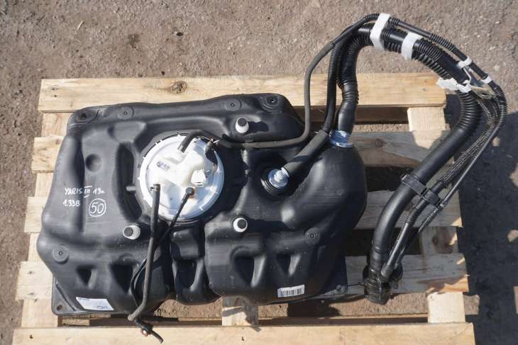 TOYOTA YARIS III 2011-2020R 1.33B ZBIORNIK PALIWA WLEW POMPA 77100-0D240 , 77100-0D220 , 7704-0D070