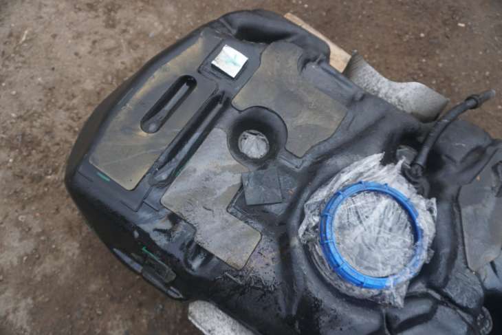 Toyota Verso 2011r 2.2 DIESEL Zbiornik PALIWA 77001-0f030 770010f040 - obrazek 2