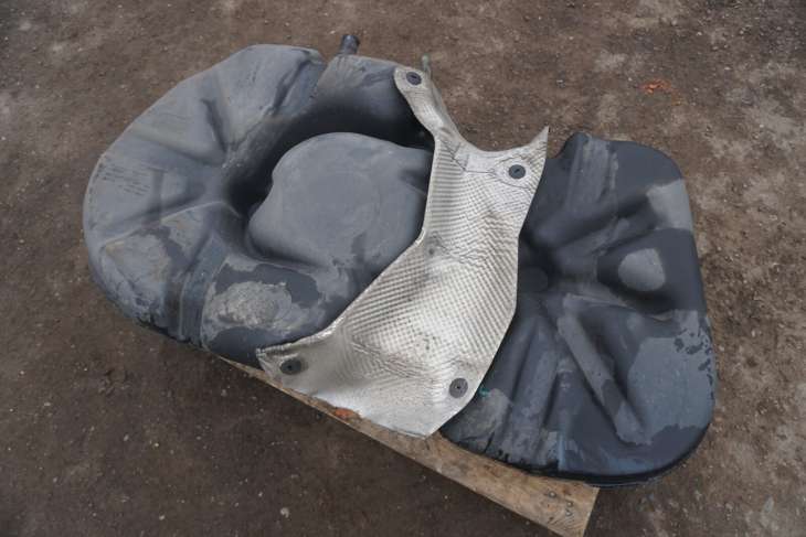 Toyota Verso 2011r 2.2 DIESEL Zbiornik PALIWA 77001-0f030 770010f040 - obrazek 5