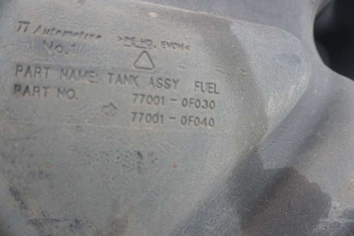 Toyota Verso 2011r 2.2 DIESEL Zbiornik PALIWA 77001-0f030 770010f040 - obrazek 6
