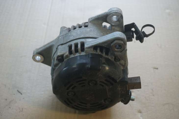 KIA CEED II JD LIFT ALTERNATOR 37300-2A700 - obrazek 3