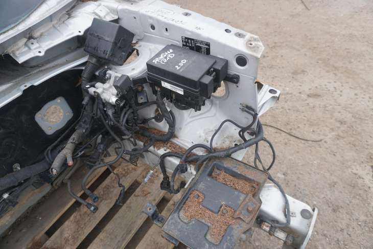 KIA SPORTAGE II 2004-2010r SKRZYNKA BEZPIECZNIKOW 2.0CRDI 4WD 919511F240