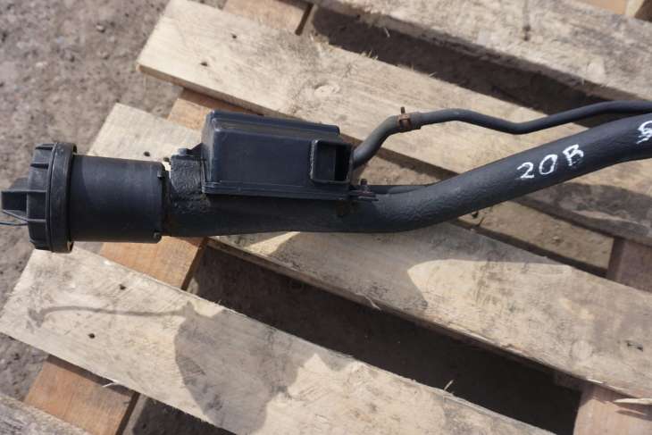 KIA SPORTAGE II 2004-2010r RURA WLEWU PALIWA 2.0 BENZYNA G4GC 310301F250 , 310301F251 - obrazek 3