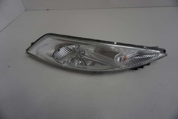 NISSAN JUKE F15 I LAMPA PRZEDNIA PRAWA