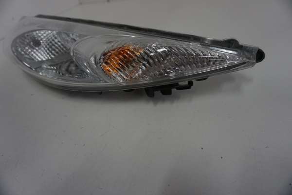 NISSAN JUKE F15 I LAMPA PRZEDNIA PRAWA - obrazek 2