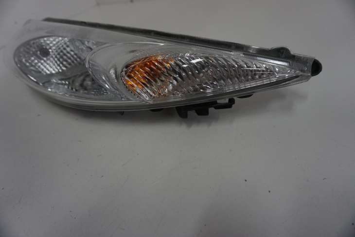 NISSAN JUKE F15 I LAMPA PRZEDNIA PRAWA - obrazek 2