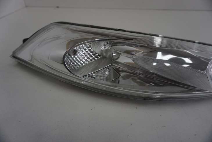 NISSAN JUKE F15 I LAMPA PRZEDNIA PRAWA - obrazek 3