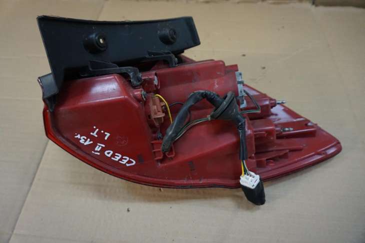 KIA CEED II LEWA TYLNA LAMPA LED 92401A2020 2013r nr.349 / J - obrazek 3