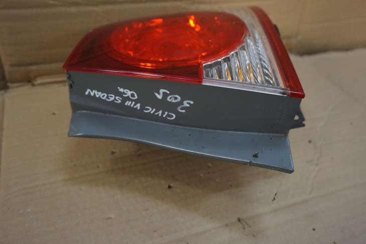 HONDA CIVIC VIII SEDAN PRAWA TYLNA LAMPA 33501SNBG01 2006R nr.305/J - obrazek 4