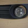 SUZUKI SX4 2006-2011R LEWA ZAŚLEPKA RAMKA HALOGENU 71752-79J0 HALOGEN 35560-54GA0