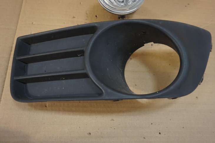 SUZUKI SX4 2006-2011R LEWA ZAŚLEPKA RAMKA HALOGENU 71752-79J0 HALOGEN 35560-54GA0 - obrazek 3