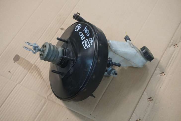 TOYOTA YARIS II POMPA HAMULCOWA SERWO 47200-0D360