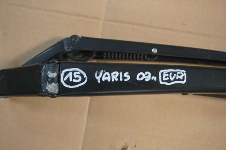 TOYOTA YARIS II RAMIONA WYCIERACZKI PRZEDNIEJ - obrazek 2
