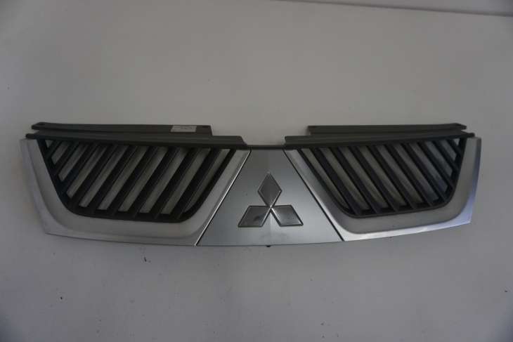 MITSUBISHI OUTLANDER II ATRAPA GRILL 7450A038 7450A037ZZ A31