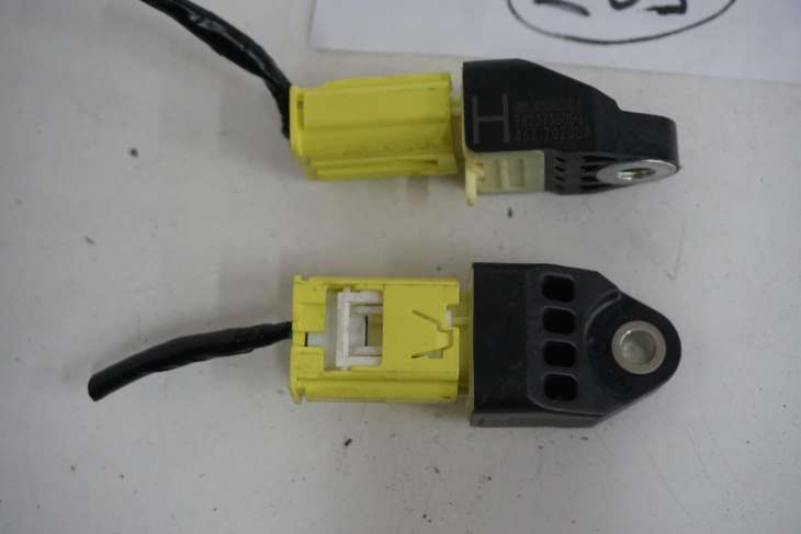SUBARU LEVORG FORESTER SJ CZUJNIK UDERZENIOWY 98235SG000 98235SG010 98237SG000 98237SG010 - obrazek 3
