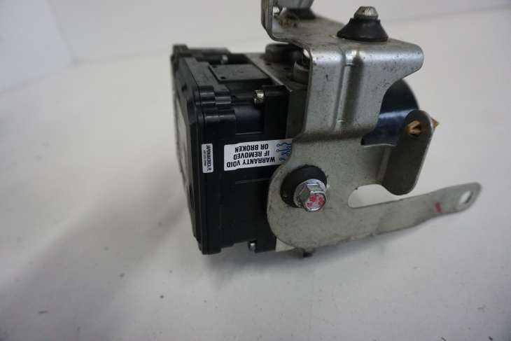 MITSUBISHI LANCER VIII POMPA HAMULCOWA ABS 4670A352 1.8B - obrazek 3