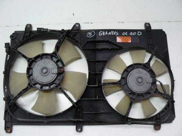 Mitsubishi Grandis 2006r 2,0 Diesel Wentylatory