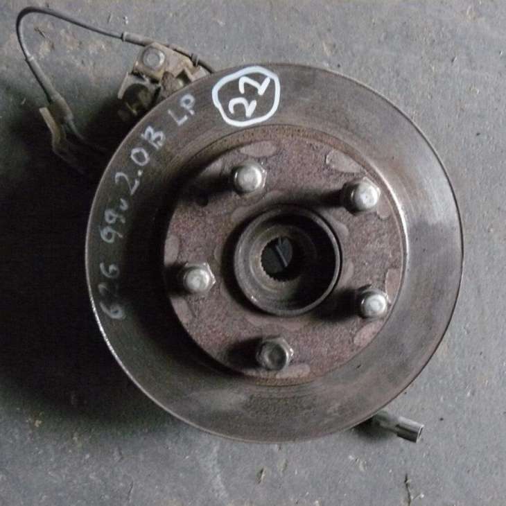 Mazda 626 1999r 2.0b Zwrotnica Piasta Lewy Przód