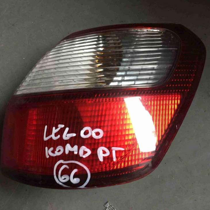 Subaru Legacy Outback 2000r Lampa Tylna Prawa